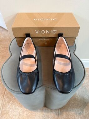 Vionic Women’s Black Mary Jane Flats with Elastic Strap